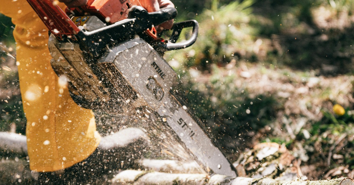 山區驚見恐怖一幕！24歲義男嗑藥後拿電鋸斬首自己's story cover image